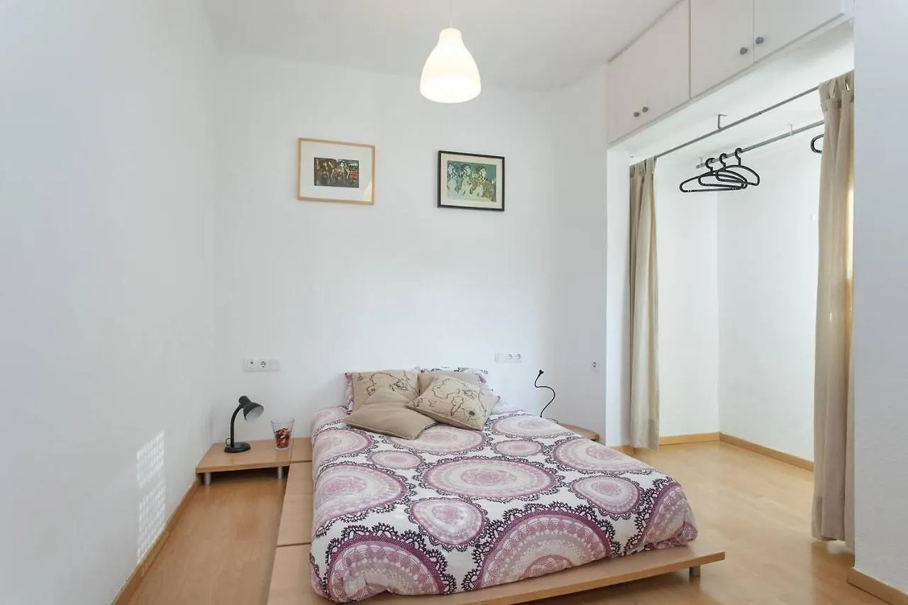 Aparteasy - Lightly, Central And Quiet Apartment برشلونة 0*,  إسبانيا